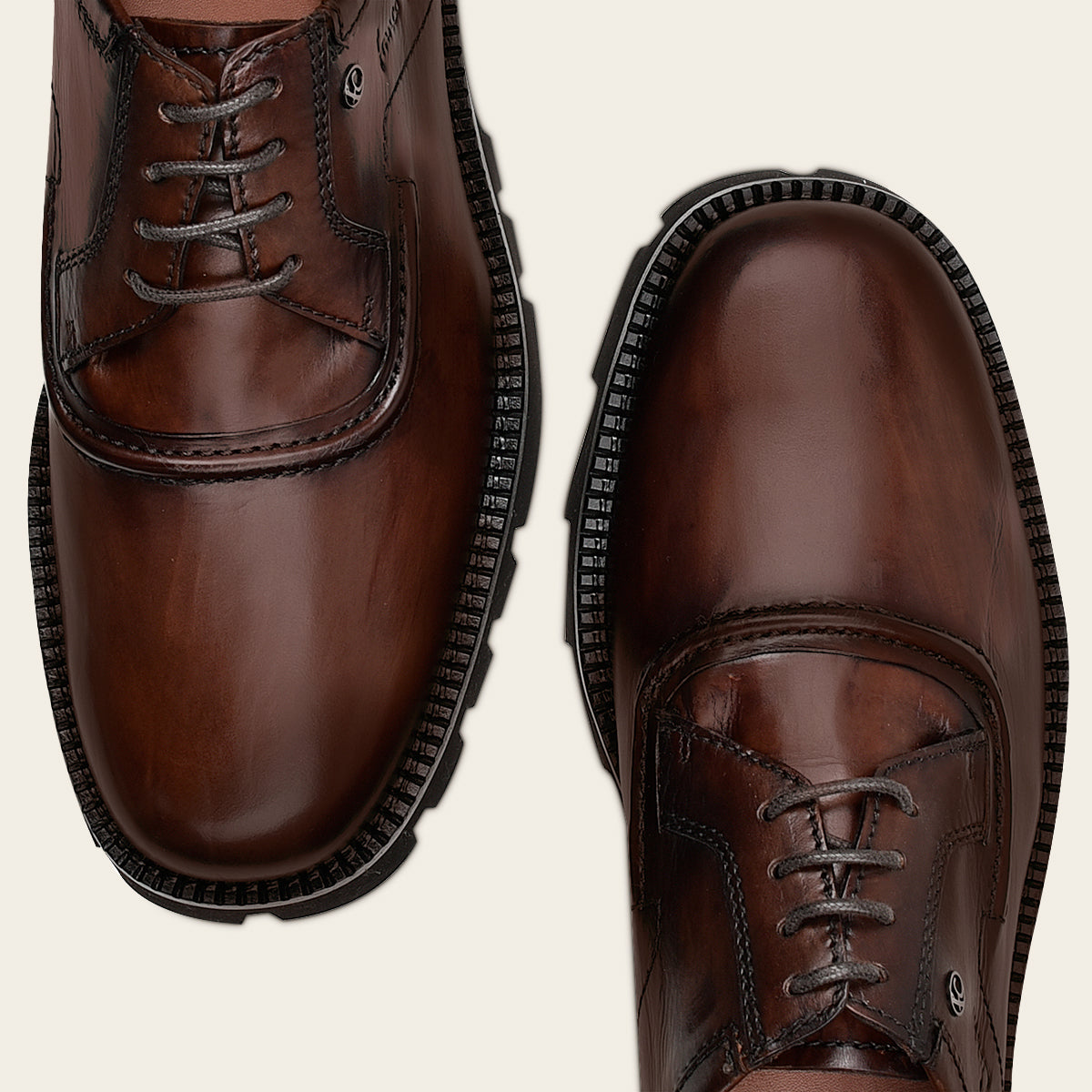 Zapato derby para caballero en piel de bovino con suela XL