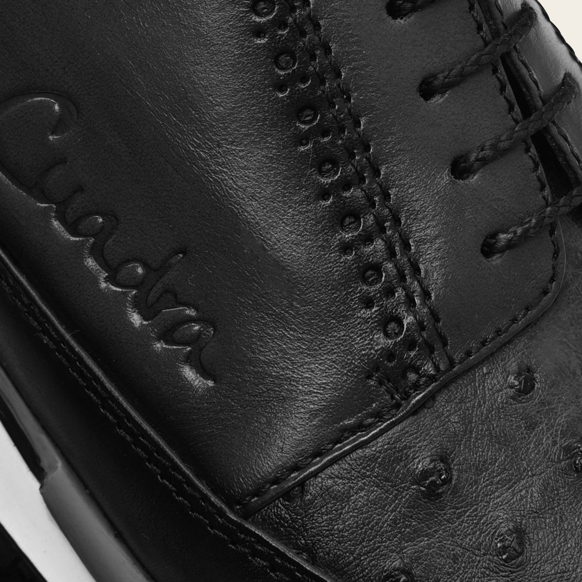 Tenis con piel genuina de avestruz para caballero