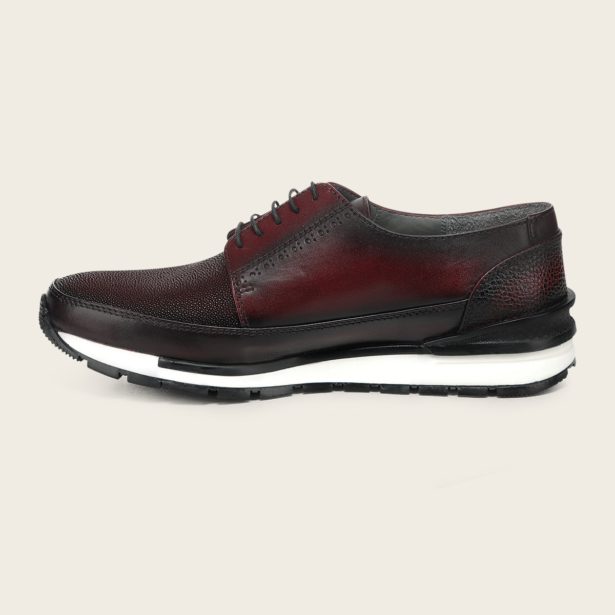 Tenis con piel genuina de mantarraya para caballero