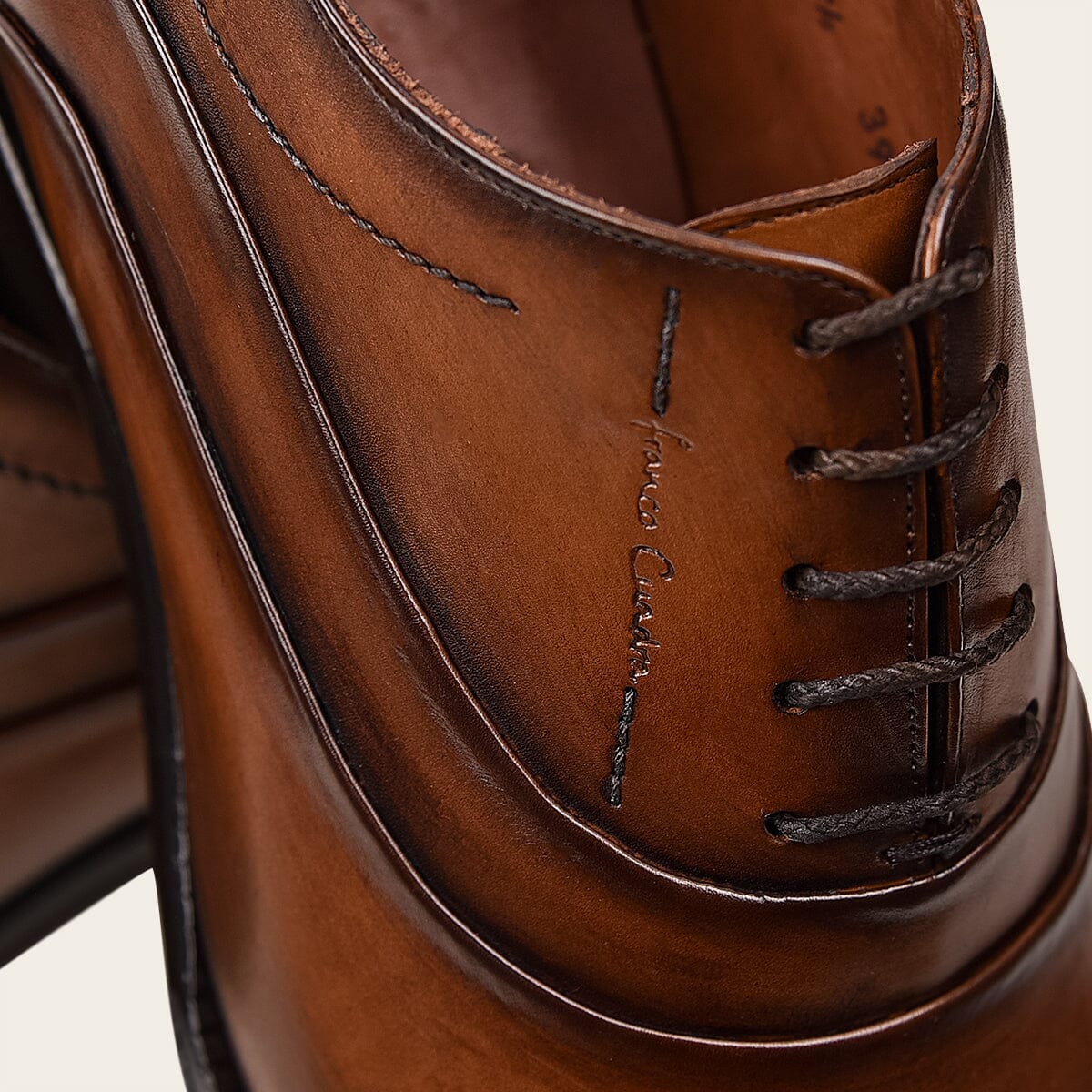 Calzado oxford en piel genuina