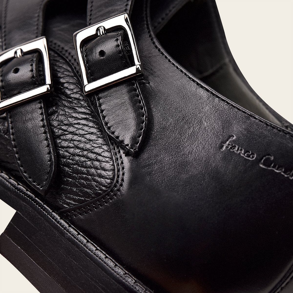 Calzado monkstrap en piel genuina de venado