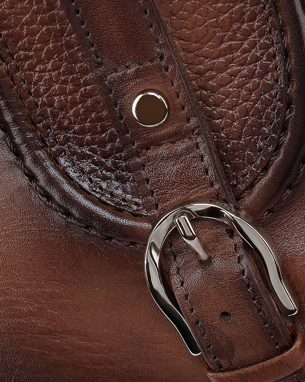 Bota alta de piel de becerro color avellana auténtica con detalle de correas