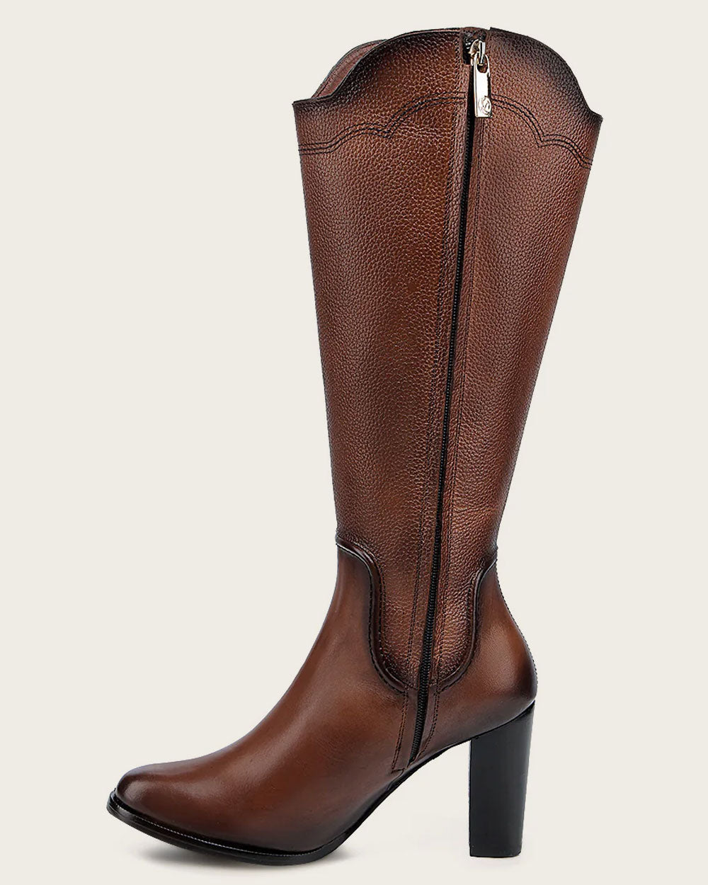 Bota alta de piel de becerro color avellana auténtica con detalle de correas