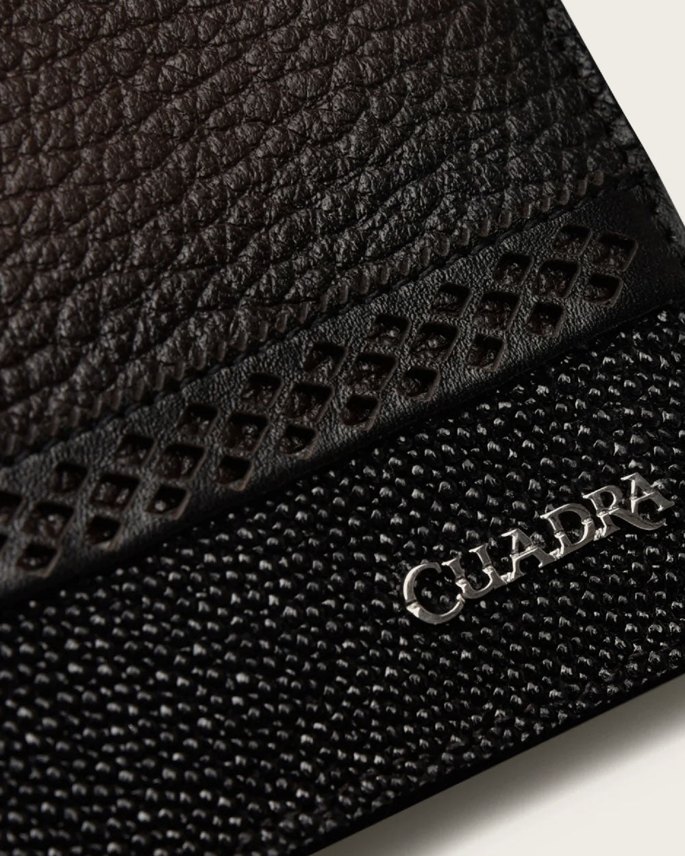 Cartera de mantarraya color marrón/negro