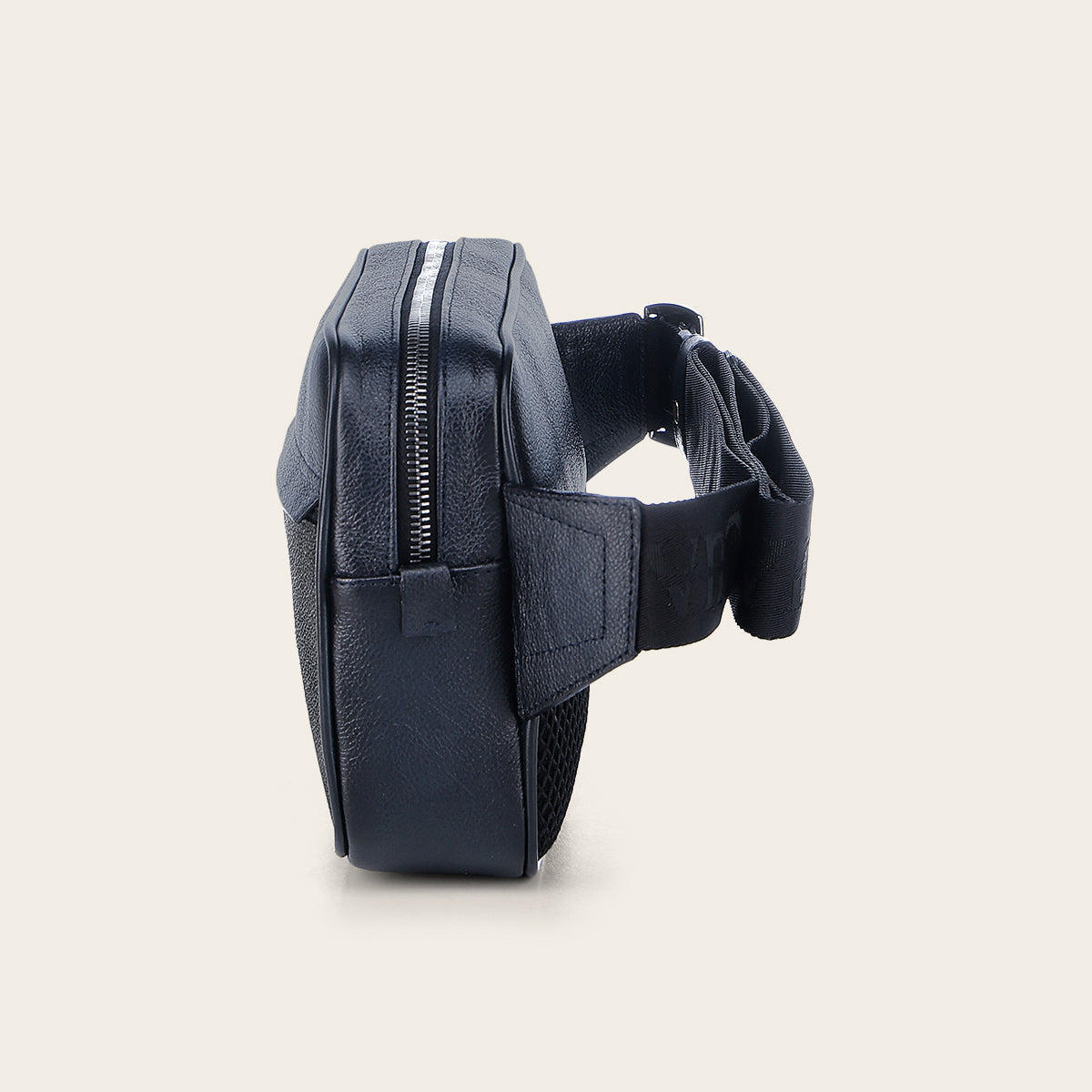 Bolso cruzado de piel de mantarraya negra para hombre