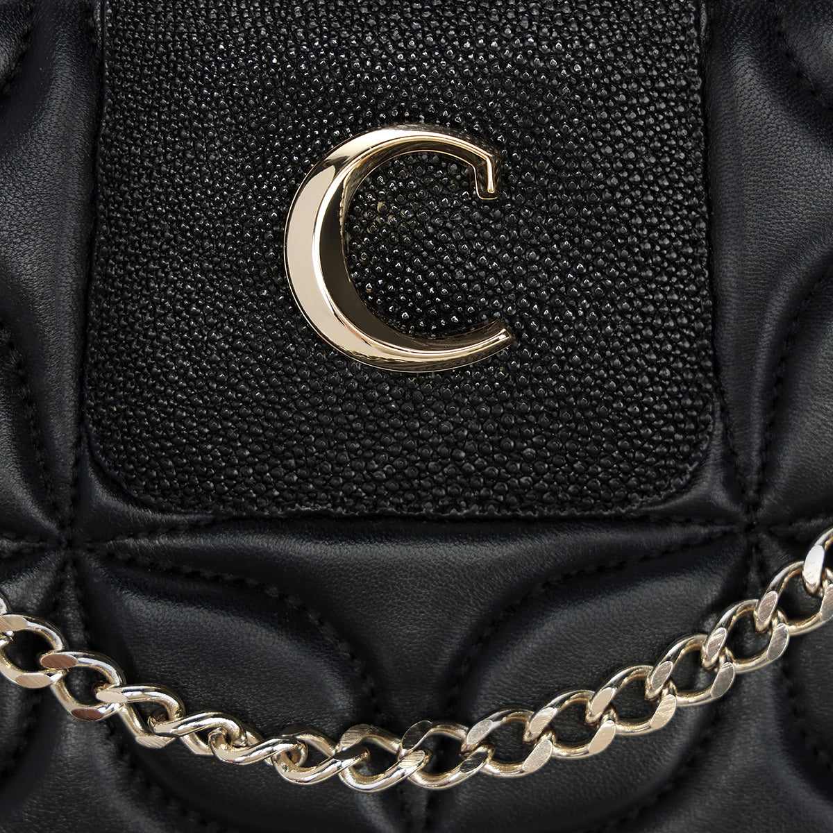 Crossbody en piel genuina de mantarraya para dama