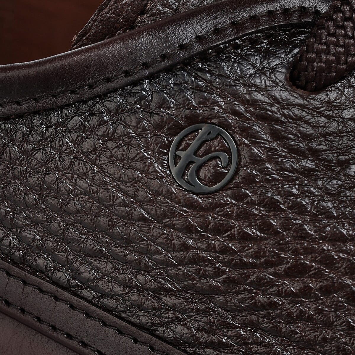 Tenis derby en piel genuina de alligator para caballero