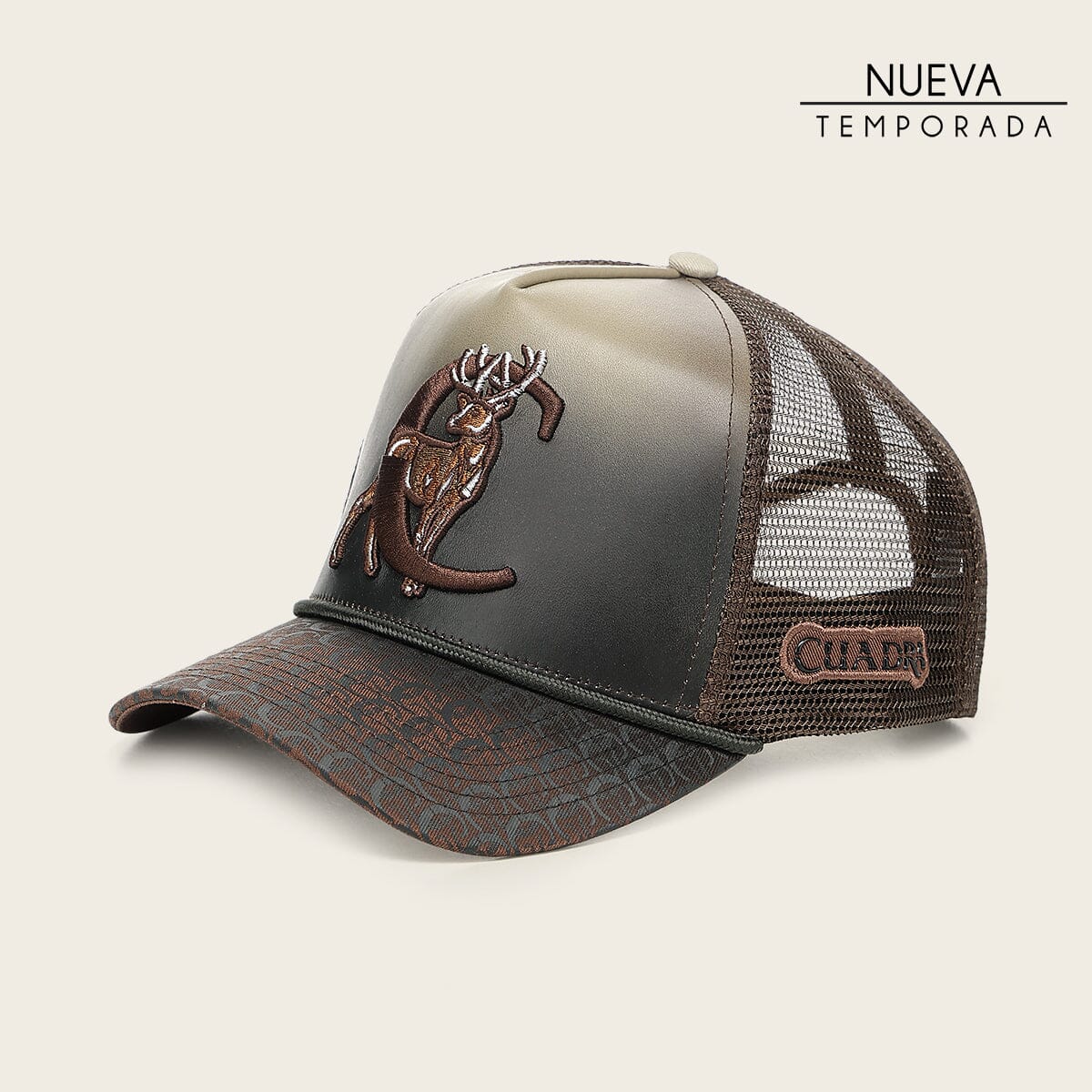 Gorra en piel genuina con diseño de venado