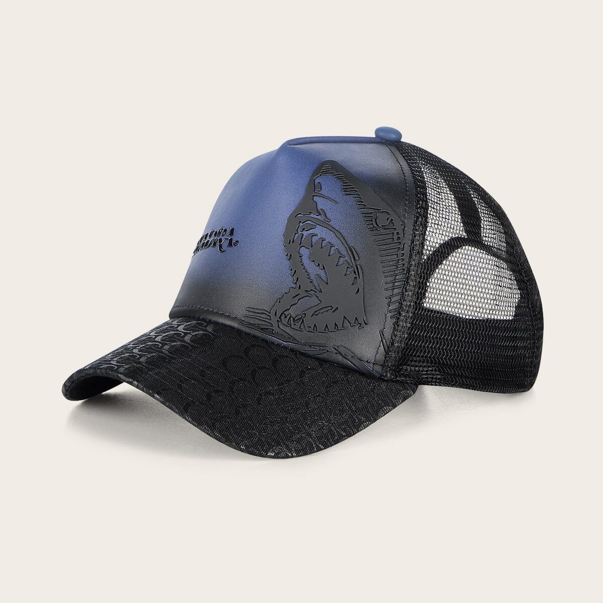 Gorra en piel genuina con diseño de tiburón
