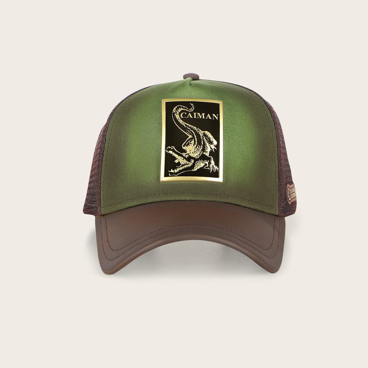 Gorra en piel genuina con diseño de caimán